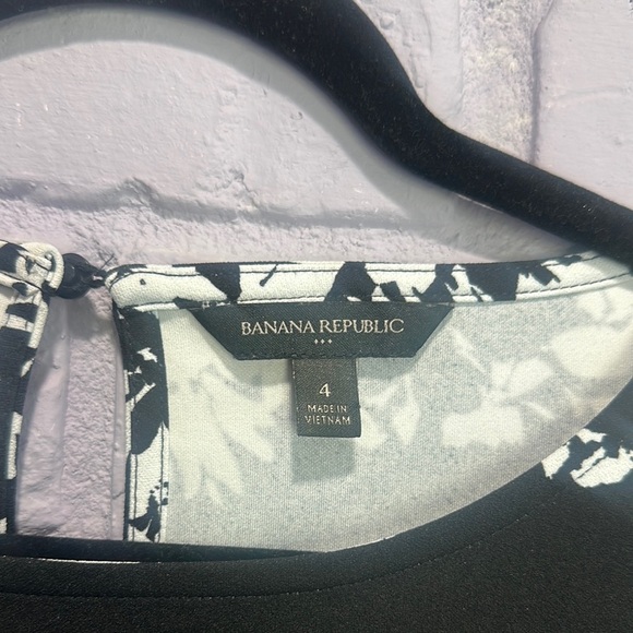 NWOT Banana Republic Black and White Sheath Mini Dress size 4 - Picture 2 of 4